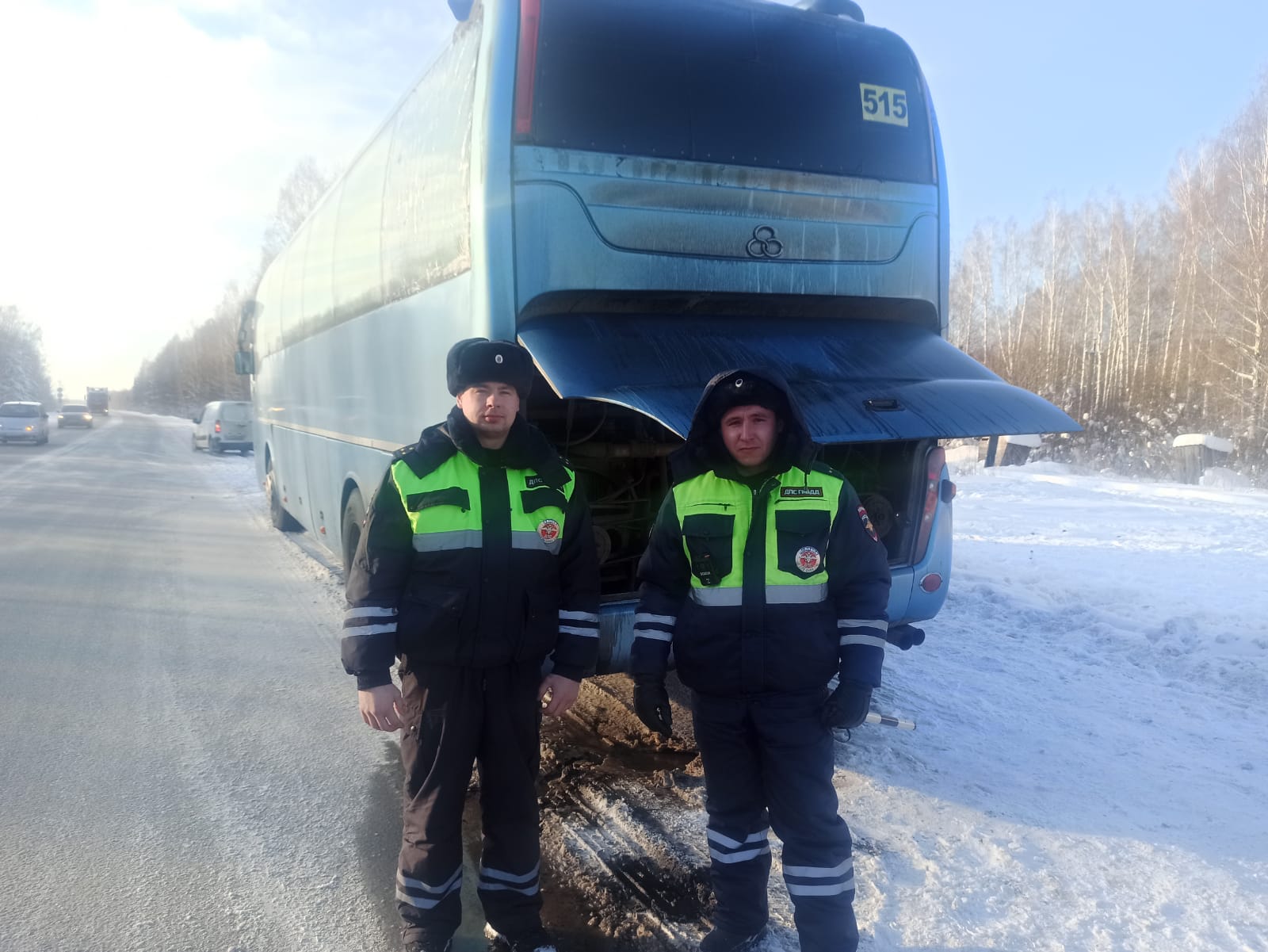 Сотрудники Госавтоинспекции Томской области оказали помощь пассажирам  автобуса, оказавшимся в сложной дорожной ситуации